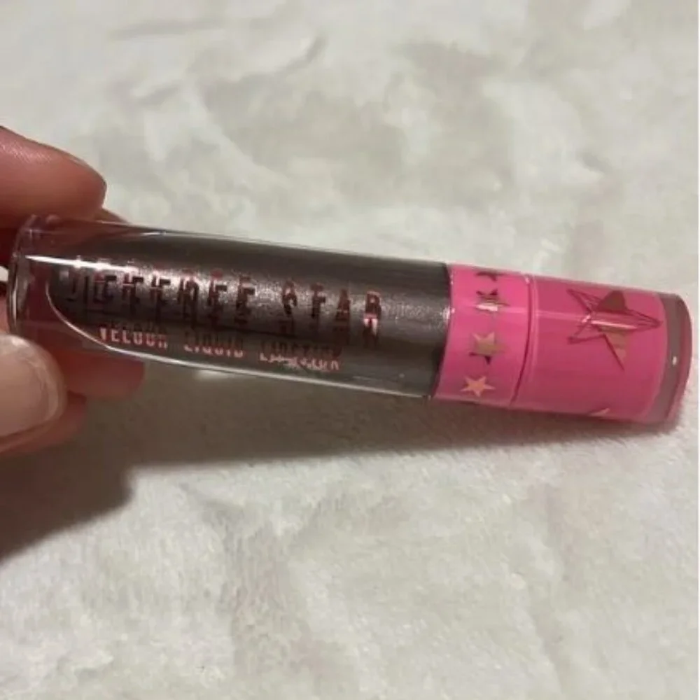 JEFFREE STAR Velour liquid lipstick- Restraints NIB